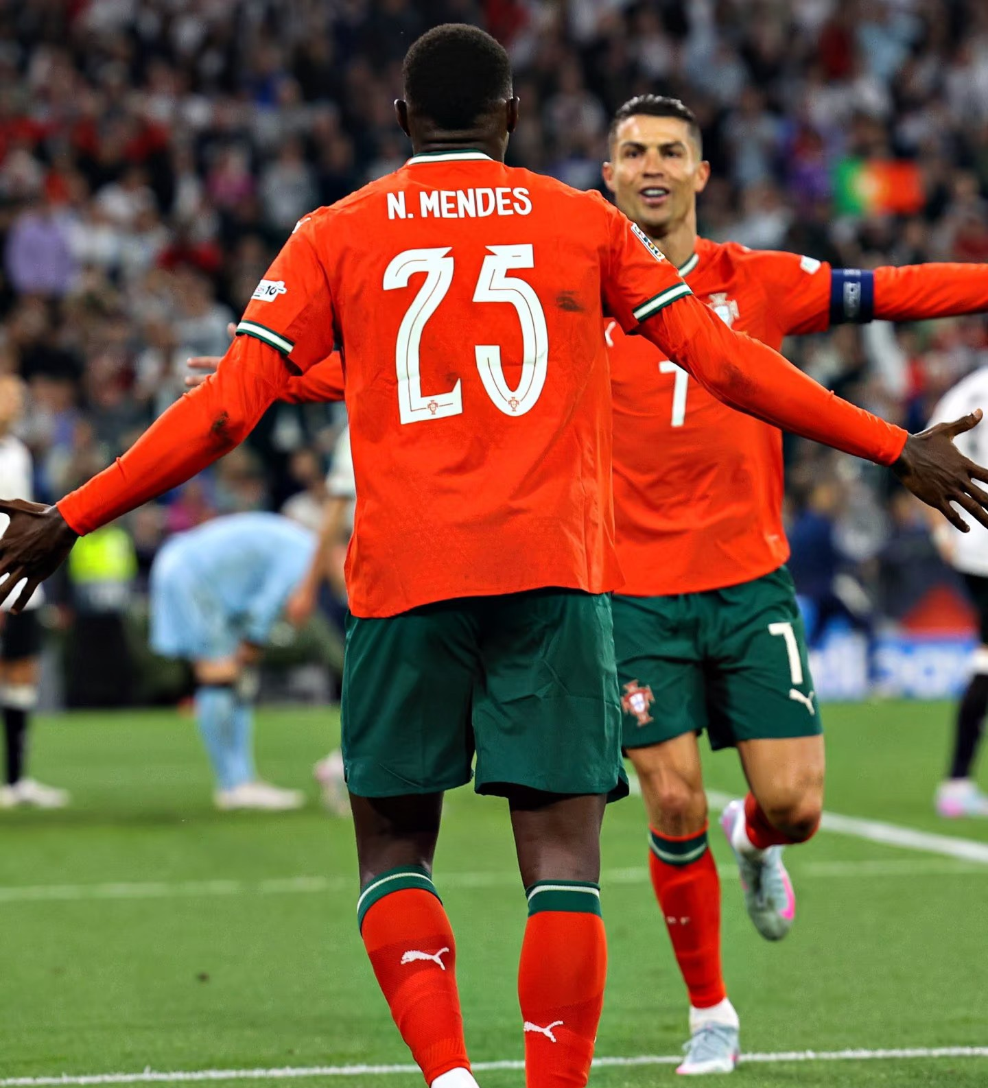 皇家马德里的专用足球 皇家马德里的专用足球