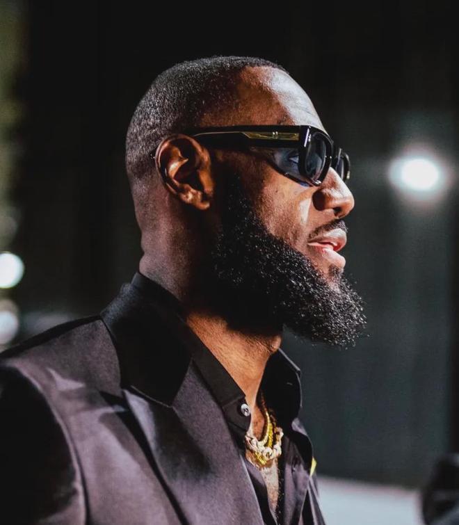 关于里程碑夜菲尼克斯太阳临场应变,全明星赛今晨刷纪录,球迷炸锅,细节决定成败的信息 关于里程碑夜菲尼克斯太阳临场应变,全明星赛今晨刷纪录,球迷炸锅,细节决定成败的信息