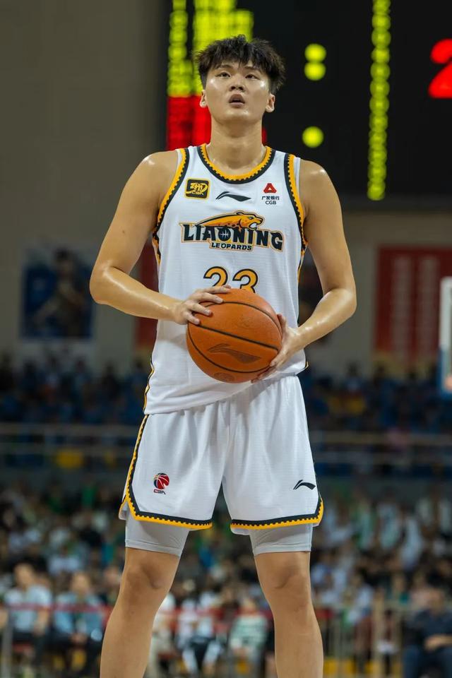 爱游戏电竞 -包含辽宁本钢发布备战花絮，集结日更衣室发声，国王杯任务艰巨，临场指挥获称赞的词条