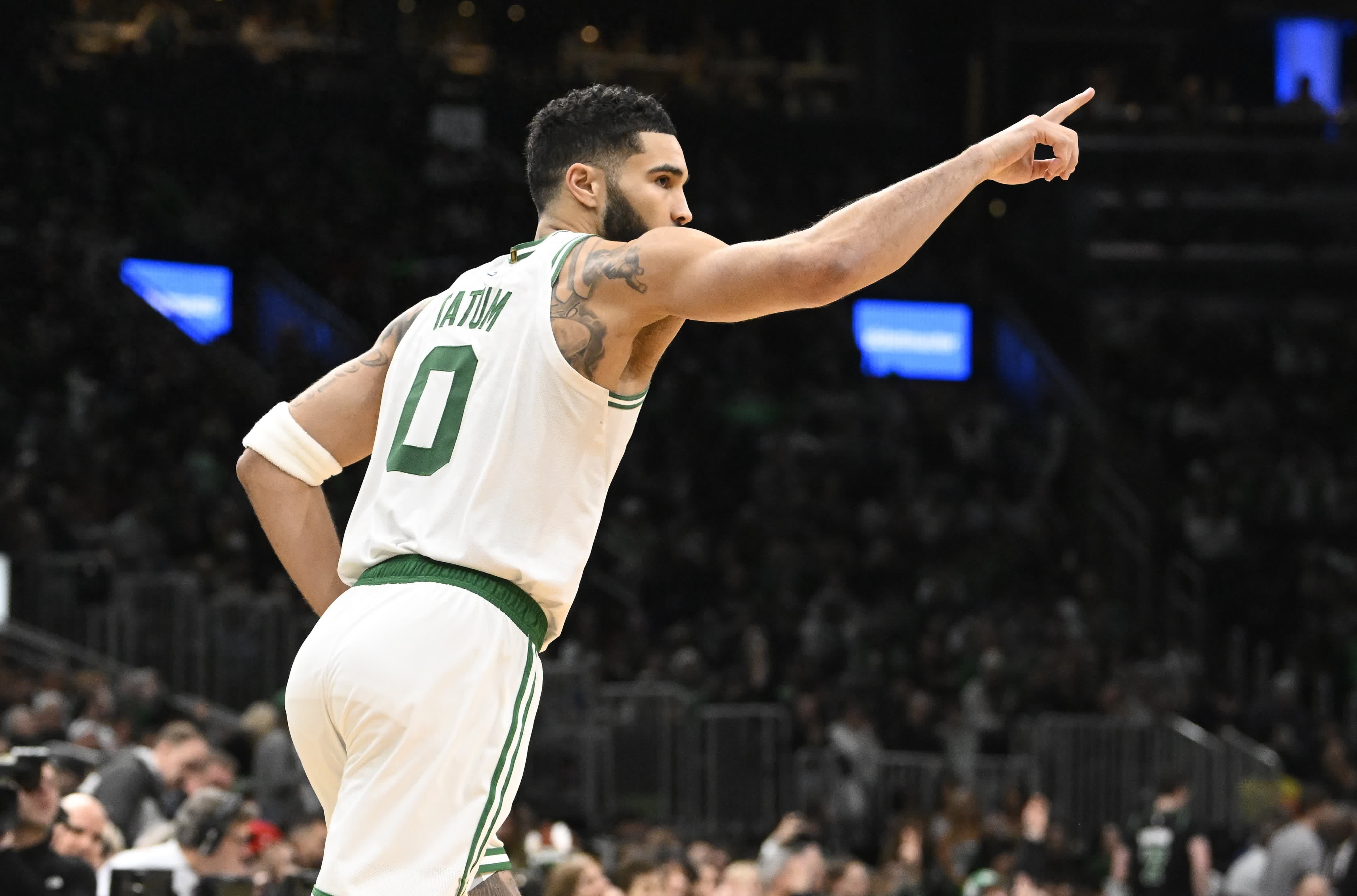 西汉姆发布备战花絮，清晨队长鼓劲，NBA常规赛任务艰巨，身体对抗强度拉满的简单介绍